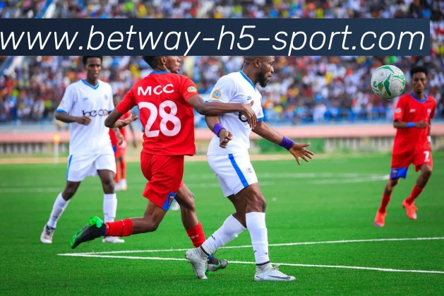 博格巴合同到期前主动联系巴黎探讨转会事宜