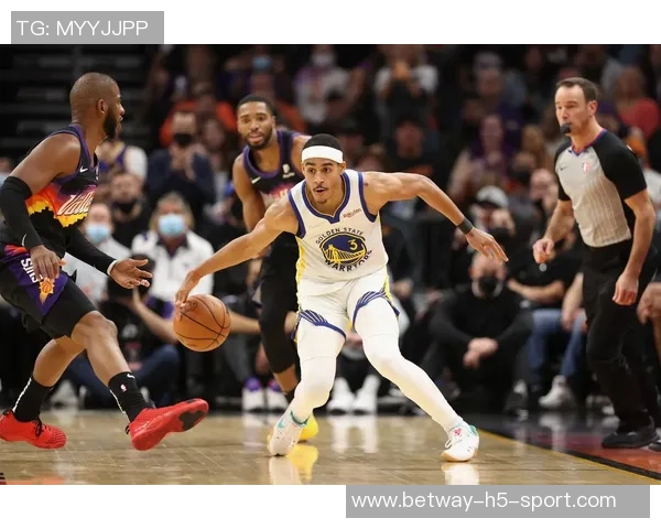 勇士血亏交易用罗林斯普尔和首轮换保罗一年使用权引发热议 勇士血亏交易用罗林斯普尔和首轮换保罗一年使用权引发热议