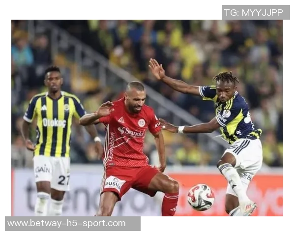 费内巴切高层对特德斯科未来意见不一多数人倾向于更换主帅 费内巴切高层对特德斯科未来意见不一多数人倾向于更换主帅