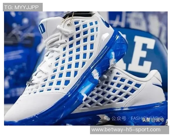 黑蓝配色酷不酷杜克大学球员上脚球队专属KD18PE！