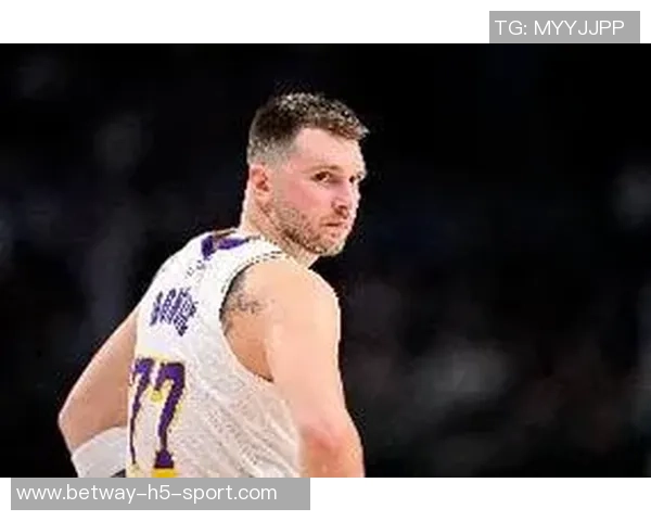 东契奇揭秘无敌三分背后秘密我故意滑倒展现街球风范